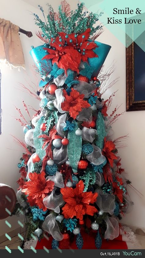 Red Teal Christmas Tree, Red And Turquoise Christmas Tree, Turquoise And Red Christmas Decor, Aqua And Red Christmas Decor, Red And Teal Christmas Tree, Teal And Red Christmas Decor, Red And Turquoise Christmas, Teal Christmas Tree, Turquoise Christmas Tree