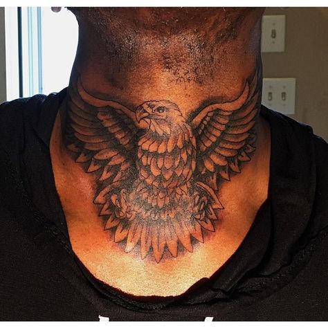 Eagle Throat Tattoo, Traditional Tattoo Neck, Eagle Neck Tattoo, Back Of Neck Tattoo Men, Wing Neck Tattoo, Hals Tattoo, Neck Tattoo Women, Eagle Wing Tattoos, Hals Tattoo Mann