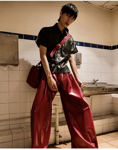 Mens High Fashion, Men High Fashion, Fashion Week 2022, Men Fashion Week, Masc Fashion, High Fashion Men, Masculine Fashion, Oversized Pants, Fashion Man