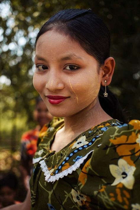 Tanned ponytailed ravenette w/ red wine smile in olive floral top w/ snowy lace fringe on collars & puffed shoulders; Mawlamyine, Myanmar Mawlamyine Myanmar, Mawlamyine, Fantasy Stuff, Popsugar Beauty, Bagan, Character Ideas, People Of The World, Beauty Art, Beauty Videos