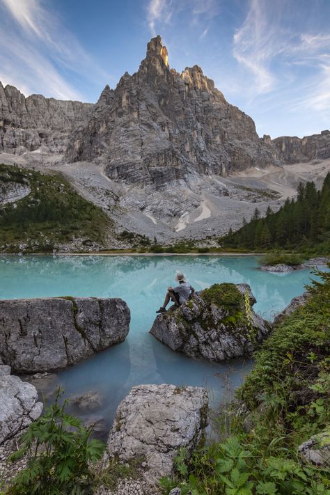 HELPFUL LINK Sorapis Lake South Tyrol Hiking Photography, Teach English, Hiking Spots, Explore Italy, South Tyrol, Italy Travel Guide, Unique Venues, Northern Italy, Pine Nuts