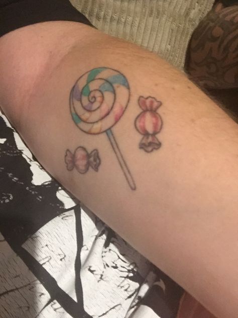 Lollipop Tattoo Design, Lollipop Tattoo Small, Lollipop Tattoo, Candy Tattoo, Tattoo Designs For Girls, Desenho Tattoo, Face Tattoo, Tattoos With Meaning, Design Quotes