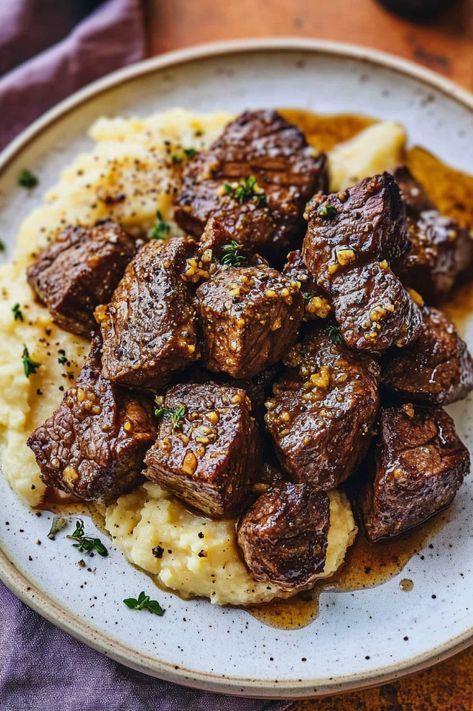 Recipes To Impress Boyfriend, Season Steak, Garlic Butter Steak Bites, Butter Steak Bites, Butter Steak, Sirloin Steak, Garlic Butter Steak, Cube Steak, Steak Bites