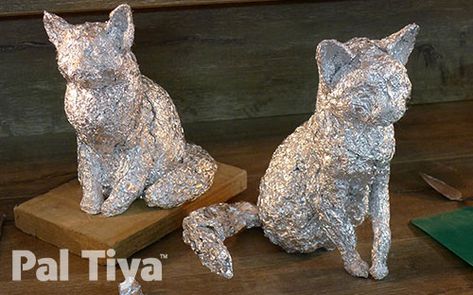 Foil Crafts For Kids, Paper Mache Sculpture Diy, Sculpture Poses, Happy Birthday Unique, Pal Tiya, Paper Plate Awards, Tin Foil Crafts, Craft Paper Flowers, Aluminum Foil Crafts