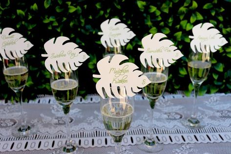 Monstera Leaf Decor, Gold Place Cards, Personalized Place Cards, Fancy Writing, Wedding Reception Design, Bachelorette Party Planning, Seating Cards, Wedding Garden, Tropical Party