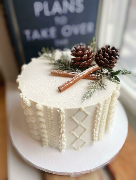 Christmas Cake Elegant, Nativity Cake, Sweater Cake, Thanksgiving Cakes, Christmas Cake Designs, Baking Decorating, Winter Wedding Cake, Christmas Cake Decorations, Xmas Cake