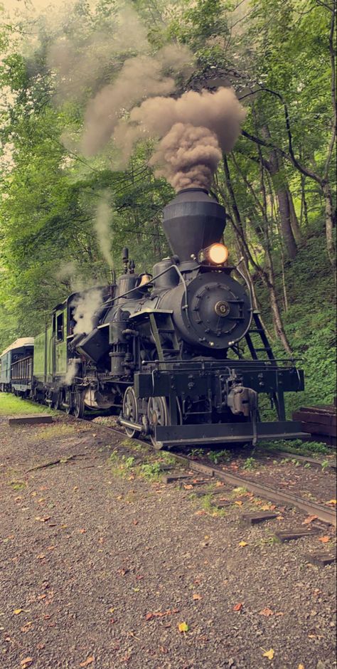 Steam Engines Trains, Steam Train Aesthetic, Old Trains Steam Locomotive, Train Tracks Photography, Steam Trains Photography, Train Photo, Railroad Images, Train Locomotive, Train Photos