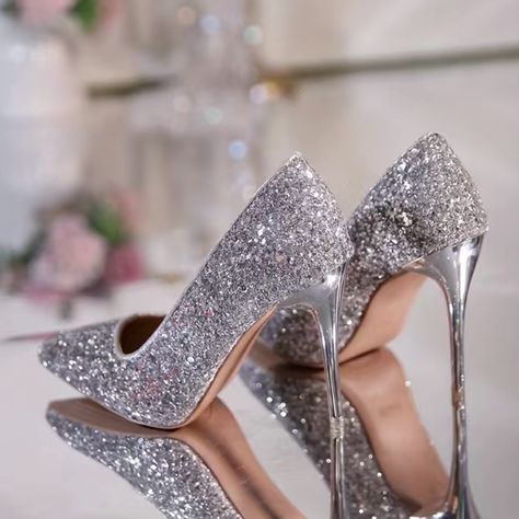 Quince Heels Silver, Silver Wedding Heels, Sparkle Wedding Shoes, Prom Shoes High Heels, Grad Shoes, Hello 20, Silver Glitter Shoes, Shoes Heels Prom, Hoco Inspo