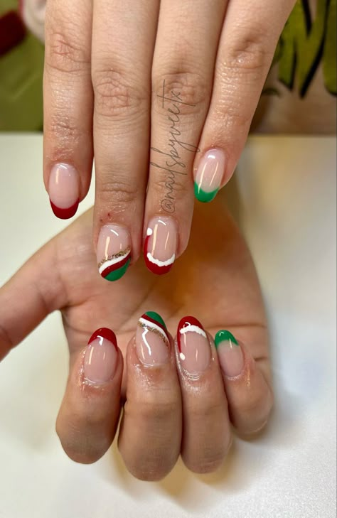 Red Green Christmas Nails, Almond Nails French Tips, Polygel Nail Designs, Green Christmas Nails, Nails French Tips, Xmas Nail Designs, Holiday Themed Nails, Almond Nails French, Polygel Nail