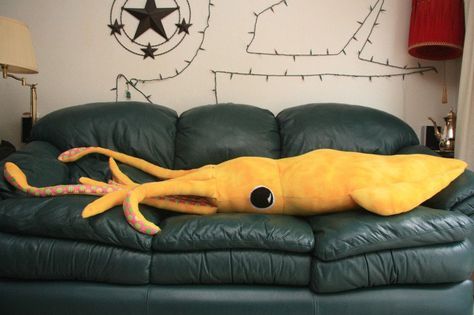 Giant Squid, Crochet Geek, Pillow Tutorial, Creation Couture, Free Sewing, Sewing Patterns Free, Kids Crafts, Winchester, Stuffed Animal