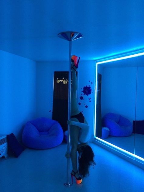 Photo Dance Room Decor, Pole Dance Studio, Home Dance Studio, Pole Dance Fitness, Dance Aesthetic, Apartment Decorating Living, Dance Rooms, Home Dance, Future Apartment Decor