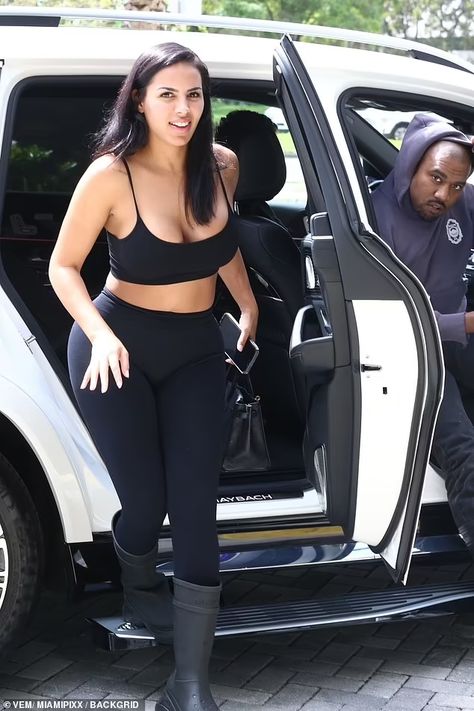 Kanye West Girlfriend, Chaney Jones, Kim Kardashian Closet, Kanye West Outfits, New Kanye, Horse Riding Boots, Cr7 Messi, His Style, Curvy Fashionista