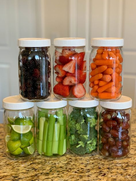 Keep Vegetables Fresh Longer, Storing Veggies, Veggie Storage, Healthy Fridge, Prevent Food Waste, Amazing Food Hacks, Produce Storage, Dwelling Place, Storing Vegetables