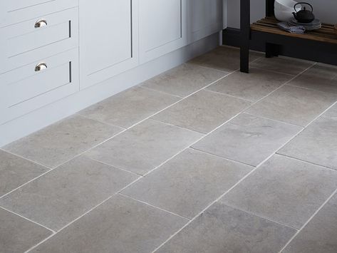 Bathroom Limestone, Grey Tile Kitchen Floor, Stone Tiles Kitchen, Stone Kitchen Floor, Slate Floor Kitchen, Stone Floor Bathroom, Grey Kitchen Tiles, Stone Tile Bathroom, Slate Kitchen