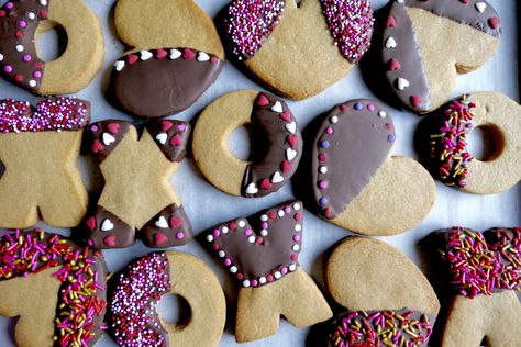 Cut Out Cookie Recipe, Chocolate Melting Wafers, Dipped Cookies, Peanut Butter Cookie Recipe, Chocolate Wafers, Cut Out Cookies, Fun Cookies, Cookies Ingredients, Peanut Butter Cookies