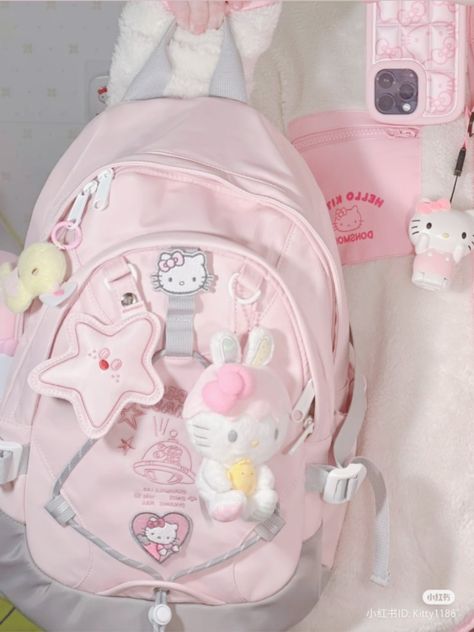 70s Fashion Fall, Pink Backpack Aesthetic, Color Trends 2023, Mochila Kpop, Mochila Grunge, Sanrio Backpack, 2023 Spring Fashion, Backpack Aesthetic, Pink Academia