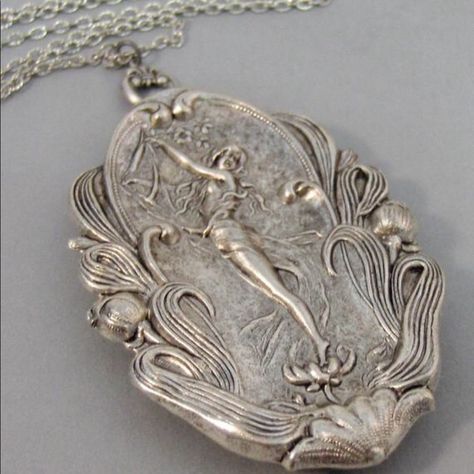 Silver Plated Isis Goddess Locket Necklace. This Locket Is Brass And Silver Plated And Is Oval And Measures 1.75 Inches Long By 1.5 Inches Wide. The Locket Opens From The Side. The Necklace Is Silver Plated Over Brass And Measures 24 Inches. It Has A Toggle Clasp. This Locket Is New And Comes Directly From My Studio. Greek Witch, Flora Goddess, Locket Vintage, Necklace Locket, Dragonfly Bracelet, Valley Girl, Woodland Jewelry, Antique Locket, Locket Bracelet