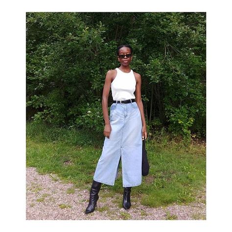 Sylvie Mus (@sylviemus_) • Instagram photos and videos Jean Skirt Outfits, Denim Skirt Outfits, Long Denim Skirt, All Jeans, Denim Trends, Fashion People, Denim Midi Skirt, Mode Streetwear, Mode Style