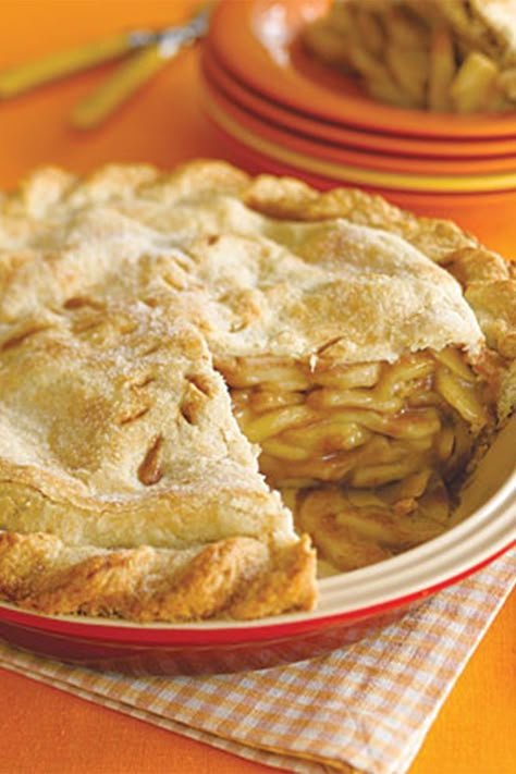 This deep dish apple pie is a quick and easy apple pie recipe! Bake the best apple pie using Granny Smith apples. You will love baking this apple pie for a Thanksgiving dessert or Christmas dessert! Quick Comfort Food, Deep Dish Apple Pie, Pear Pie, 11th Grade, Apple Filling, Comfort Food Recipes, Apple Pie Recipes, Food Science, Deep Dish