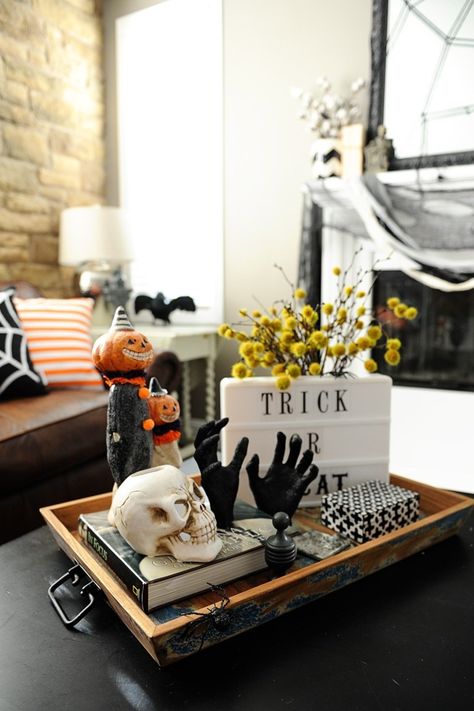 Halloween home tour 15 Coffee Table Halloween Decor, Halloween Coffee Table Decor, Spooky Interior, Table Halloween Decor, Halloween Coffee Table, Halloween Apartment, Chic Halloween Decor, Country Halloween, Pink Peppermint