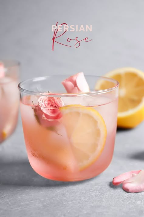 Rose Drink, Cocktail Gin, Rose Cocktail, Gin Cocktail Recipes, Craft Gin, Fancy Drinks, Cocktail Drinks Recipes, Pretty Drinks, Think Food