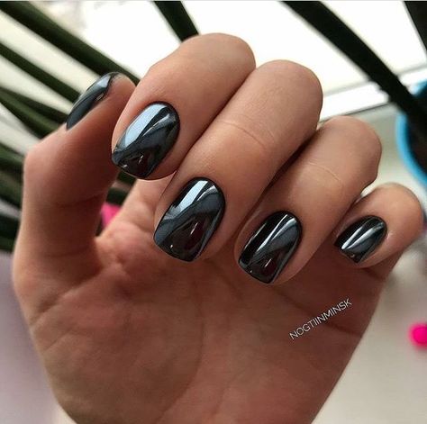 Black Nails Mirror Effect, Black Chrome Gel Nails, Black Ombre Square Nails, Black Chrome Nails Designs Short, Black Mirror Nails, Black Nails With Chrome Powder, Short Black Chrome Nails, Shellac Chrome Nails, Mirror Nails Design