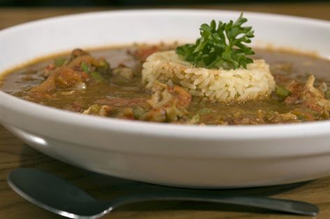 A bowl of gumbo with rice. Chicken Etouffee, Cajun Comfort Food, Andouille Sausage Gumbo, Gumbo Recipe Sausage, Chicken Fricassee, Louisiana Seafood, Sausage Gumbo, Seafood Gumbo, Spicy Soup