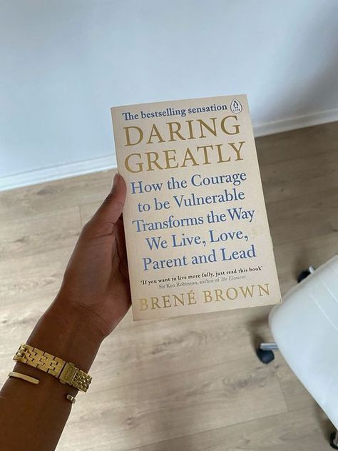 Jenta-Reads Community Library | 7 lessons from "Daring Greatly" by Brené Brown | Facebook Daring Greatly Brene Brown, Daring Greatly Book, Books Self Improvement, Embrace Vulnerability, Brené Brown Quotes, Brene Brown Books, A Man Called Ove, Unexpected Friendship, Reading Slump