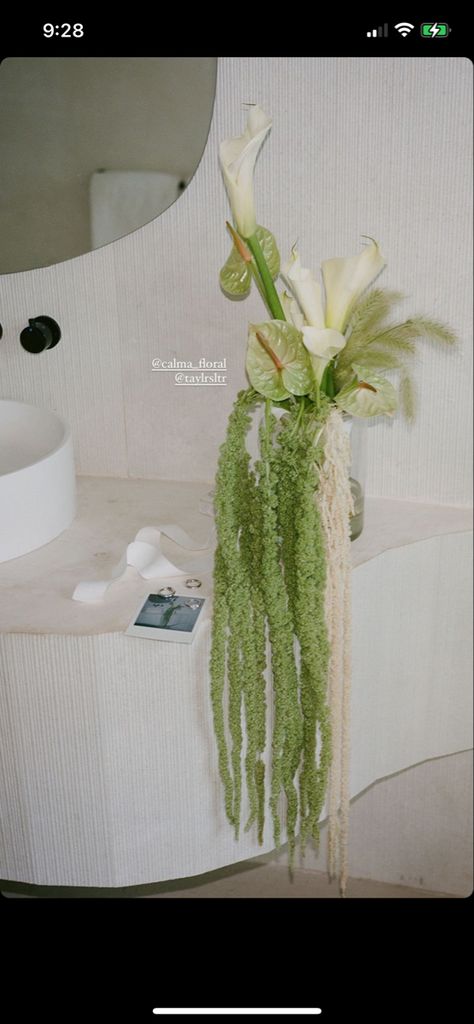 Amaranth Bridal Bouquet, Anthirum Bouquet, White Anthurium Arrangement, Drapey Bouquet, Sculptural Wedding Flowers, Funky Bridal Bouquet, Anthurium Wedding Decor, Anthurium Bouquet Wedding, Amaranth Aesthetic