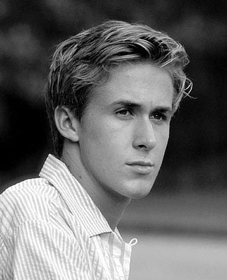 young ryan gosling #mirabellabeauty #ryan #gosling Ryan Gosling Interview, Hey Girl Ryan Gosling, Remember The Titans, Girls Teacher, Райан Гослинг, Septième Art, The Book Thief, Sports Movie, Men In Uniform