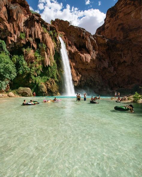 Mooney Falls In Arizona,USA - Hidden And Magical Places Sedona Arizona Travel, Arizona Aesthetic, Arizona Vacation, Havasu Falls, Arizona Road Trip, Airport Parking, Hiking National Parks, Au Pair, Adventure Aesthetic