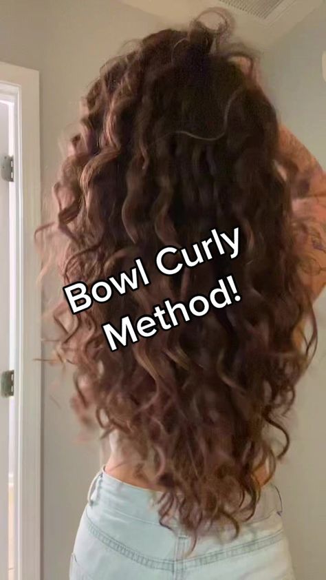 Curly Hair Routine Bowl Method, Bowl Method Curly Hair How To, Bowl Curly Hair Method, How To Do The Bowl Method For Curly Hair, Curly Bowl Method, Curl Bowl Method, Bowl Curl Method, Curly Hair Bowl Method Steps, The Bowl Method Curly Hair