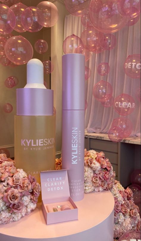 Skincare Vendor Booth Display Ideas, Kylie Cosmetics Store, Launch Event Ideas, Business Launch Party, Pr Event, Expo Ideas, Makeup Masterclass, Trajes Kylie Jenner, Event Layout