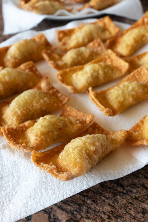 Gau Gee Recipe, Crispy Gau Gee Recipe, Pork Wonton Recipe, Deep Fried Wontons, Shrimp Filling, Wonton Recipe, Pork And Shrimp, Asian Appetizers, Fried Wontons