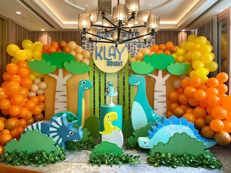 The Party Project Manila on Instagram: ""Good things are going to happen. Keep fighting for what you want, don't worry, and have faith that it will all work out." Sharing last Saturday's setup Dino Themed Intimate Birthday for KLAY BRYANT #LAPETITESOIREEBYTPPM The Party Project Manila Experts agree. Birthdays and other milestones allow children to feel connected to their community, they say. At a time when communities aren’t able to physically come together, it’s especially important to remin Dino Theme Birthday Party Decor, Dinosaur Themed Birthday Party Backdrop, Dinosaur Theme Decorations, Dinosaur Backdrop Ideas, Dino Birthday Party Decoration, Dino Backdrop, Dinosaur Birthday Decor, Teddy Bear Birthday Theme, Intimate Birthday