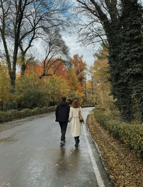 Romantic Walk Aesthetic, Autumn Lovers Aesthetic, Cute Couple Pics Autumn, Autumn Love Couple Aesthetic, Long Walks Aesthetic Couple, Walking Aesthetic Couple, Couple Autumn Aesthetic, Couples In Autumn, Cozy Fall Couple Aesthetic