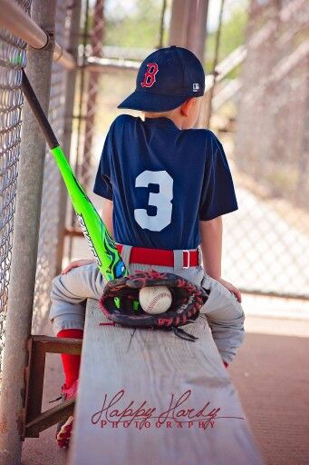 Baseball Team Pictures Poses, Baseball Team Pictures, Team Picture Poses, Baseball Poses, Softball Picture, Baseball Senior Pictures, Softball Photography, Team Mom Baseball, Softball Photos