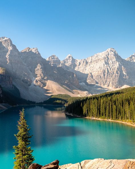 📍 Moraine Lake, Banff National Park 🇨🇦 Some highlights from last years visit to Moraine Lake and the surrounding mountain hikes 🏔️ If you’re interested in joining my group trip to Banff next July comment “Banff” and I’ll get you hooked up with all the details 🙌🏼 #banffnationalpark #canada #alberta #cincinnati #grouptravel #grouptrip #natgeotravel #solotravel Alberta Mountains, Alberta Banff, Moraine Lake Canada, Banff National Park Canada, Group Trip, Banff Canada, Banff Alberta, Moraine Lake, Mountain Hiking