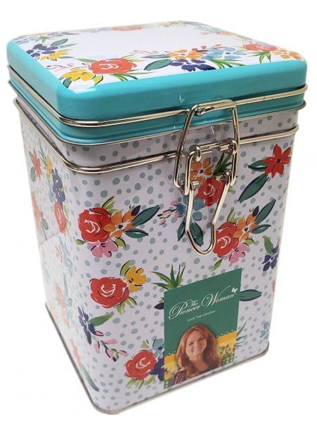 Walmart has this Pioneer Woman Metal Clip Tin for just $2.97. These are perfect to store flour, sugar and more in your kitchen. Click the link below to shop online at Walmart for this deal. Choose in store pick up for free or spend $35 for free shipping. Shop More Walmart Deals The post Pioneer Woman Square Locktop Tin JUST $2.97 at Walmart! appeared first on Glitchndealz. Pioneer Woman Canisters, Pioneer Woman Kitchenware, Pioneer Woman Dinnerware, Pioneer Woman Walmart, Pioneer Woman Kitchen Design, Pioneer Woman Dishes, Future Farmhouse, Pioneer Woman Kitchen Decor, Pioneer Woman Kitchen