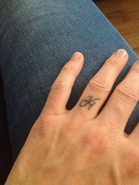 Tattoo on finger Tattoo On Finger, Brothers Tattoo, Ring Tattoo, Wedding Ring Tattoo, K Tattoo, C Tattoo, Ring Tattoos, Finger Tattoo, Dope Art