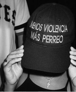 menos violencia mas perreo ✨ Reggaeton Aesthetic Playlist Cover, Latino Playlist Cover, Playlist Covers For Spanish Music, Reggaeton Playlist Cover, Latin Playlist Cover, Spanish Playlist Cover, Nightclubs Aesthetic, Spotify Playlist Covers Mexican, Reggaeton Quotes