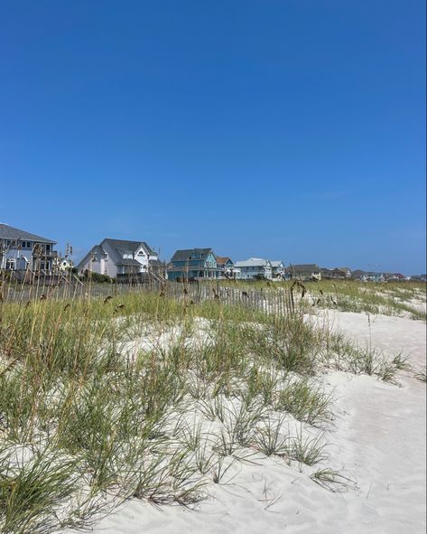 Obx North Carolina Aesthetic, North Carolina Aesthetic, North Carolina Beach House, North Carolina Summer, Coastal Granddaughter Style, Coastal Granddaughter Outfits, Obx Nc, California Beach House, Summer Beach House