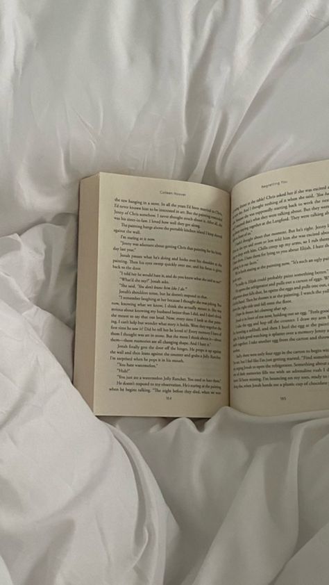 Morning Routine For Men, Bookworm Aesthetic, Bookstagram Aesthetic, Best Morning Routine, Aesthetic Reading, Best Morning, Reading Motivation, Girl Reading, Colleen Hoover