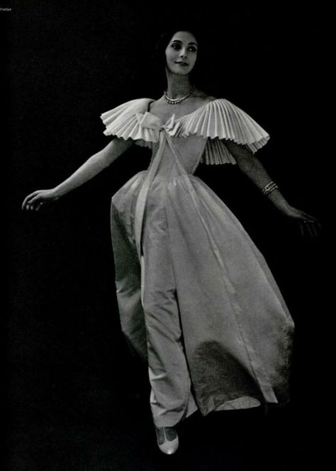 1920 Dress, Lanvin Dress, White Fashion Photography, Bouchra Jarrar, Formal Evening Wear, Jeanne Lanvin, Fifties Fashion, 20th Century Fashion, Satin Evening Dresses