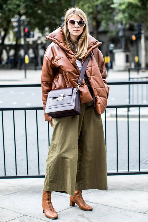 This Is Exactly What to Wear in 40 Degree Weather | Who What Wear Degree Outfit, Cool Coats, Puffy Coat, Fashion Cover, Weekend Wear, Casual Coat, Fashion Pictures, Street Style Women, Down Jacket