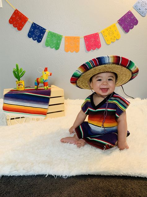 Diy Halloween Dekoration, Mexican Birthday Parties, Mexican Babies, Baby Milestones Pictures, Ballon Party, Monthly Baby Pictures, Fiesta Birthday Party, Mexican Birthday, Fiesta Theme Party