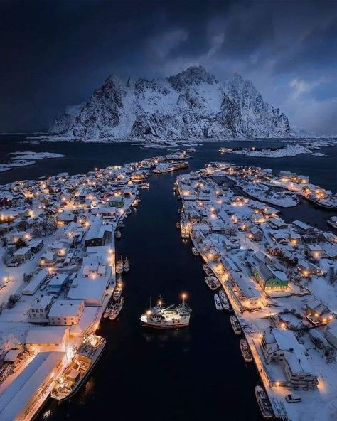 Cityscape Night, Lofoten Islands Norway, Norway Winter, Norway Fjords, Lofoten Islands, Wallpaper Photography, Picture Wallpaper, Ipad Wallpapers, Tromso