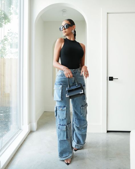 Cargo denim meets sleek sophistication 🔥 Elevate your street style with these must-have pants.   Shop the look at www.shopkosmios.com  #CargoDenim #StreetStyle #KosmiosBoutique #EffortlessChic #DenimGoals #FashionInspo Cargo Jeans With Heels, Cargo Denim Outfit, Black Cargo Jeans Outfit, Denim Cargo Pants Outfit, Cargo Jeans Outfit Women, Women Semi Formal, Cargo Jeans Outfit, Outfits With Heels, Jeans Heels Outfit