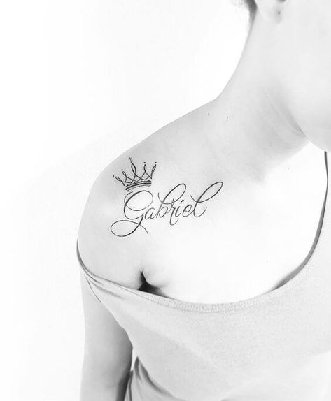 Name Tattoos for Women - Ideas and Designs for Girls Palm Tattoos, Tattoo Quotes For Women, Small Girl Tattoos, Tattoo For Son, Tattoo Girls, Crown Tattoo, Name Tattoo Designs, Subtle Tattoos, Small Tattoo Designs