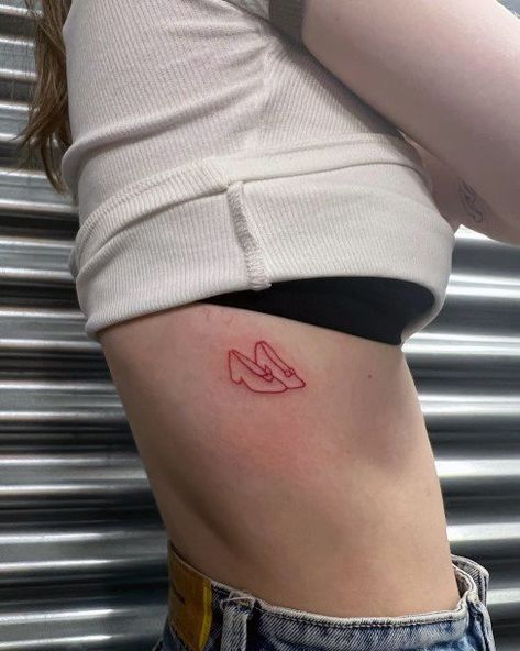 Ruby Slippers Tattoo Wizard Of Oz, Tin Man Tattoo Ideas, Ruby Red Slippers Tattoo, Wizard Of Oz Embroidery, Wizard Of Oz Tattoo Simple, The Wizard Of Oz Tattoos, Wizard Of Oz Tattoo Small, Ruby Slippers Tattoo, Yellow Brick Road Tattoo